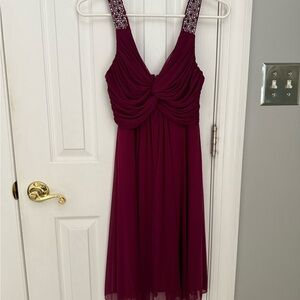 Elegant Burgundy Sleeveless Dress
